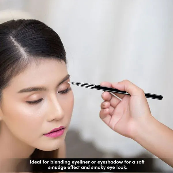 Smudging Smoky Liner Brush